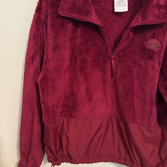 The North Face Women's Deep Red Teddy Jacket
Great for the ❄️ winter season ❄️ - Picture 3 of 9